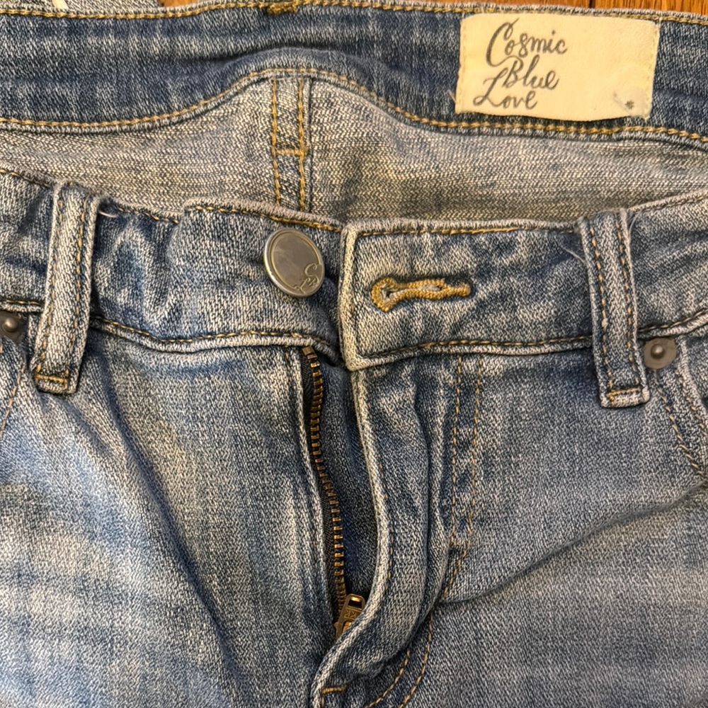 Women's Light Blue Jeans
